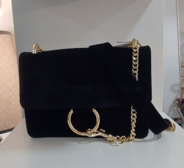 Bolso piel negro y dorado